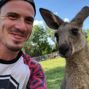 Meet your Posher, Denis